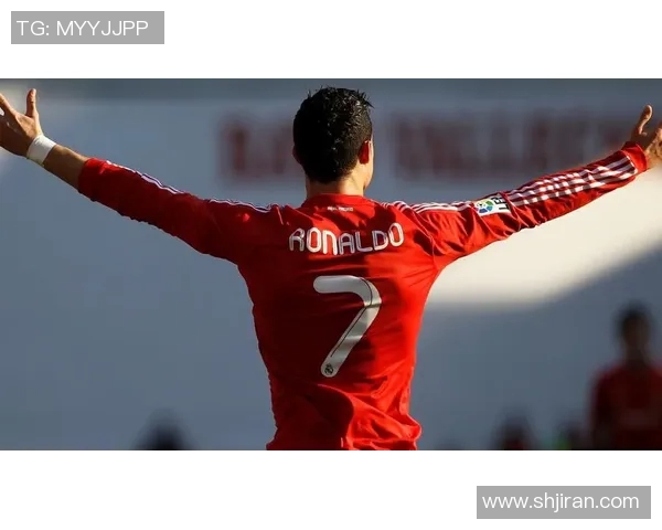 足球明星炫酷背景揭秘他们背后的故事与荣耀瞬间 足球明星炫酷背景揭秘他们背后的故事与荣耀瞬间