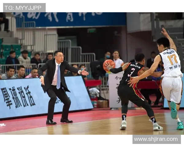 南京篮球队在邀请赛中的个人能力表现分析与点评