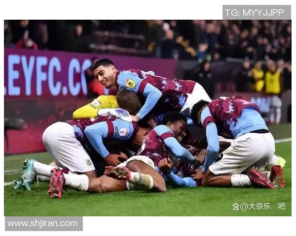 成都网球队进攻革新之路:战术创新与技术提升的深度解析 成都网球队进攻革新之路:战术创新与技术提升的深度解析