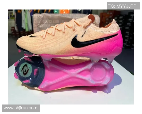 足球明星们的Nike鞋款背后的故事与时尚潮流解析 足球明星们的Nike鞋款背后的故事与时尚潮流解析