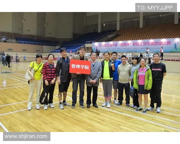 深圳羽毛球队与武汉羽毛球队赛后复盘力量对比分析与启示 深圳羽毛球队与武汉羽毛球队赛后复盘力量对比分析与启示